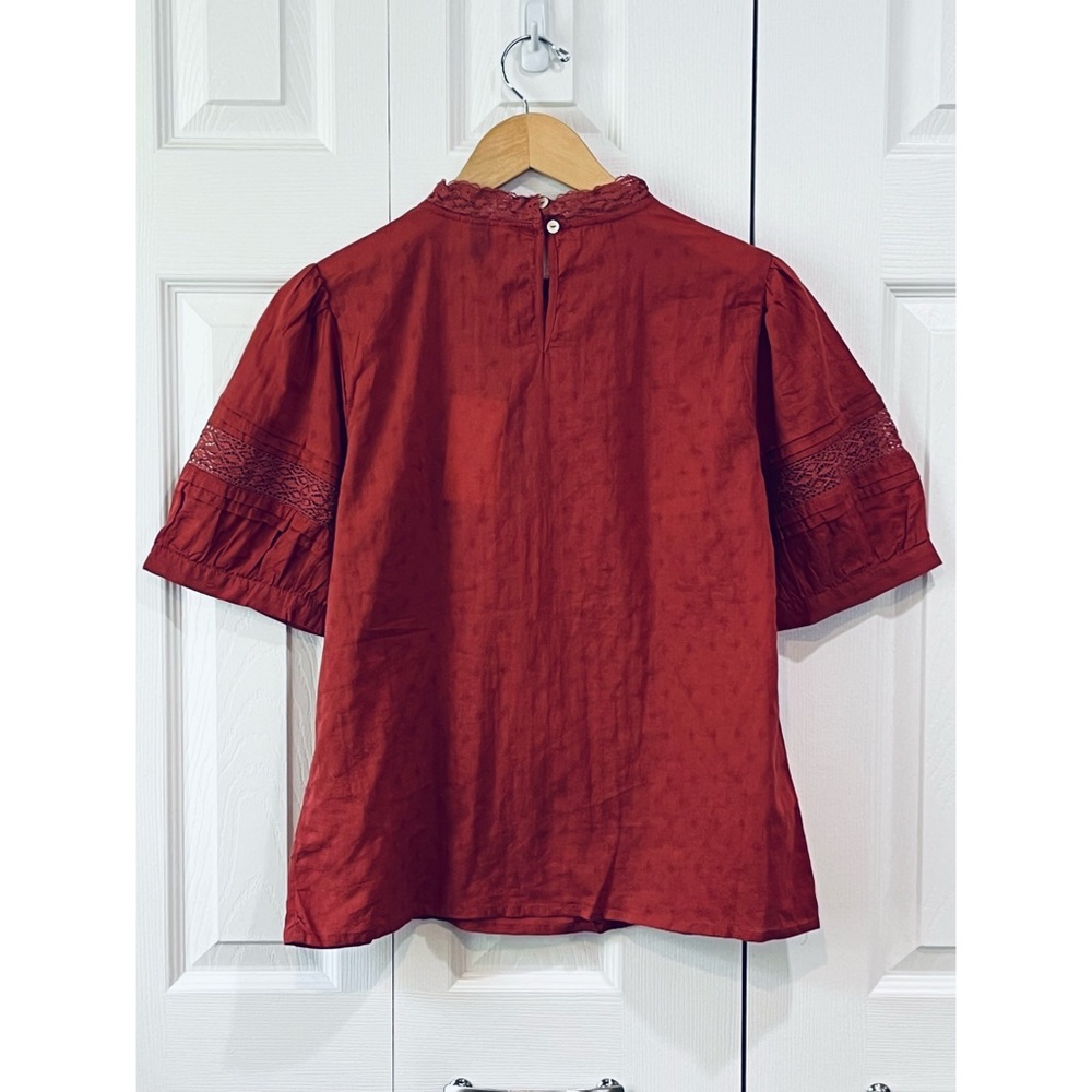 NWT Universal Thread Terracotta Red Ballon Sleeve Lace Work Top S & M - Picture 4 of 6